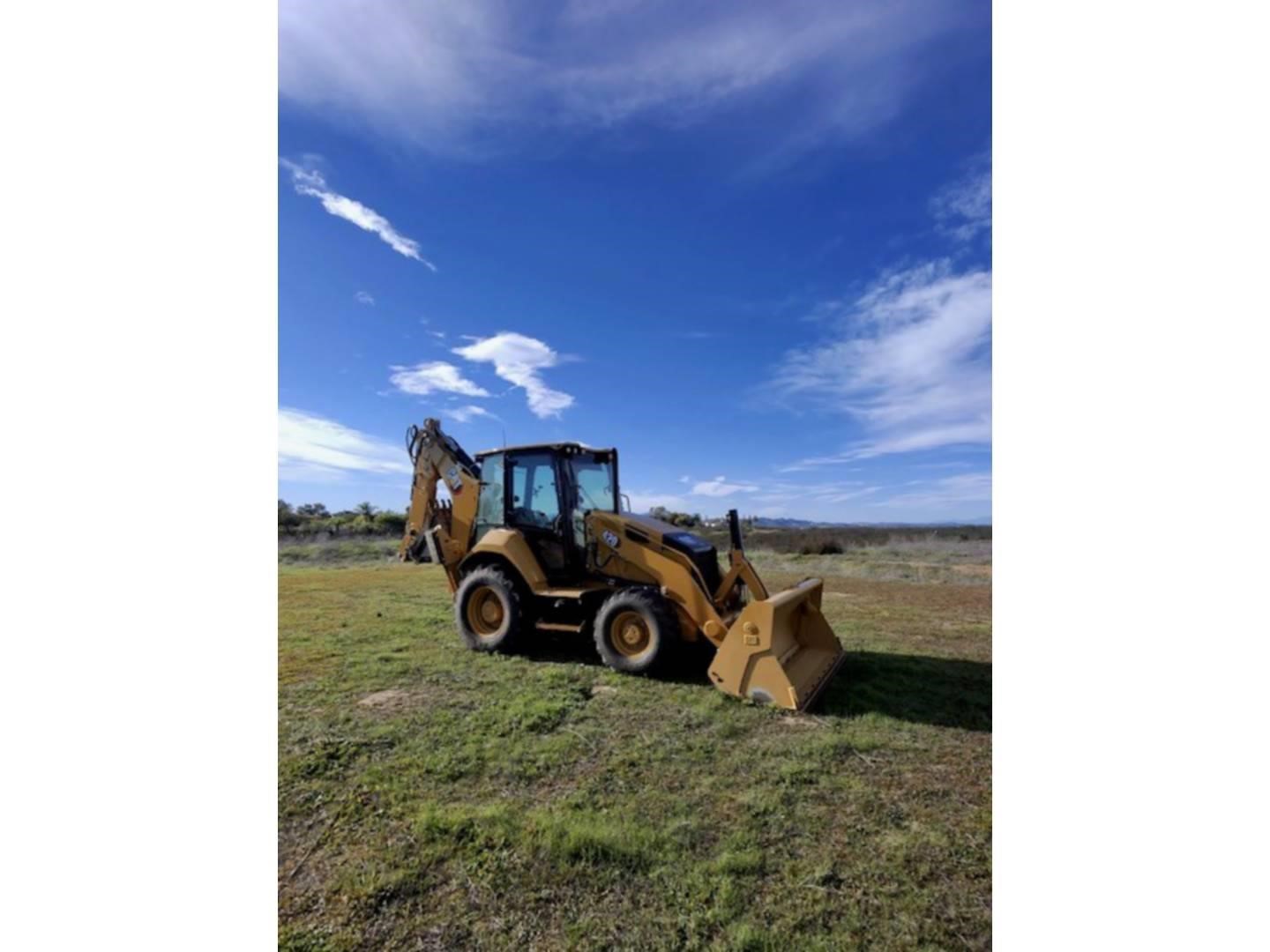 2025 Caterpillar 420