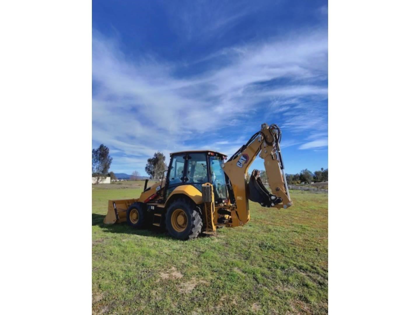 2025 Caterpillar 420