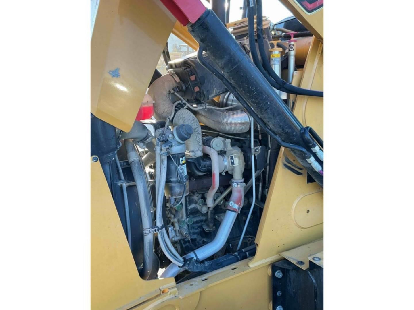 2022 Caterpillar 420