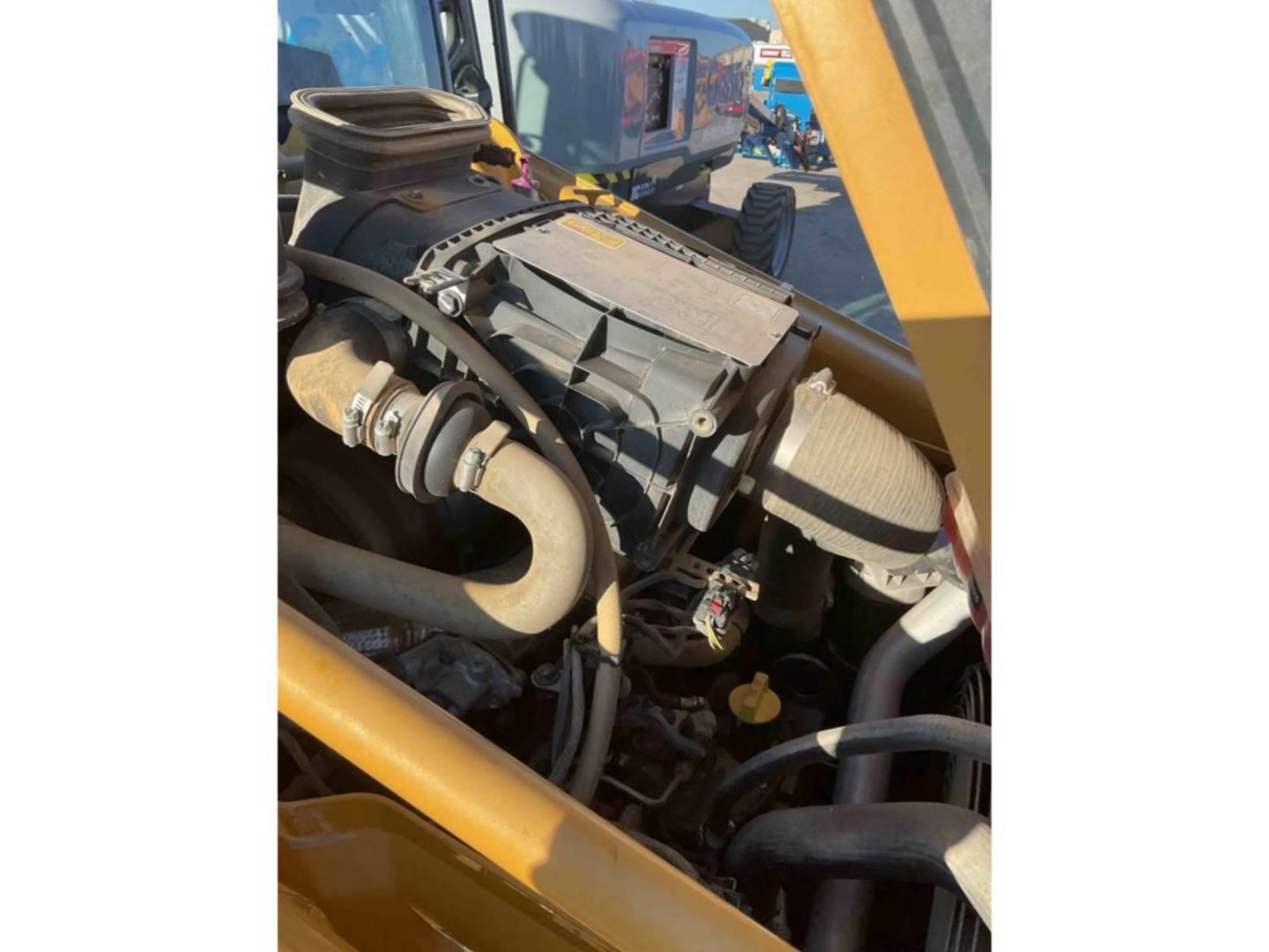 2020 Caterpillar 420