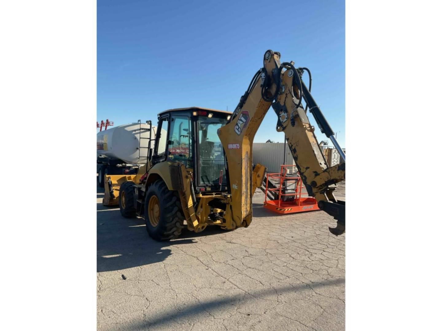 2020 Caterpillar 420