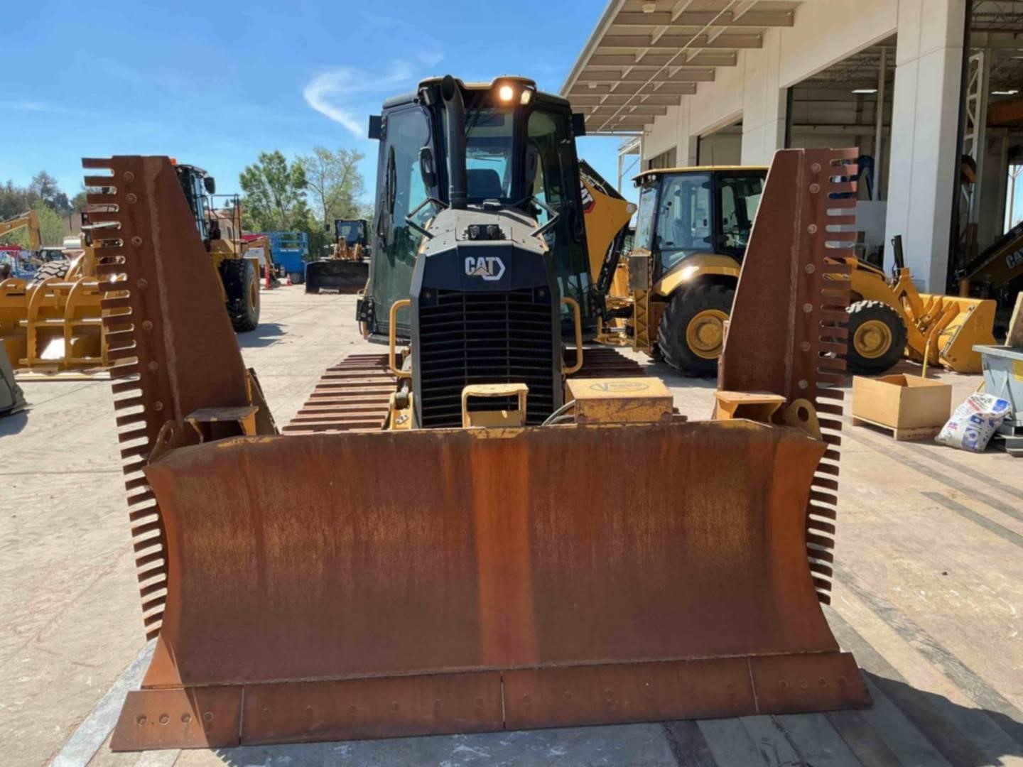 2021 Caterpillar D3