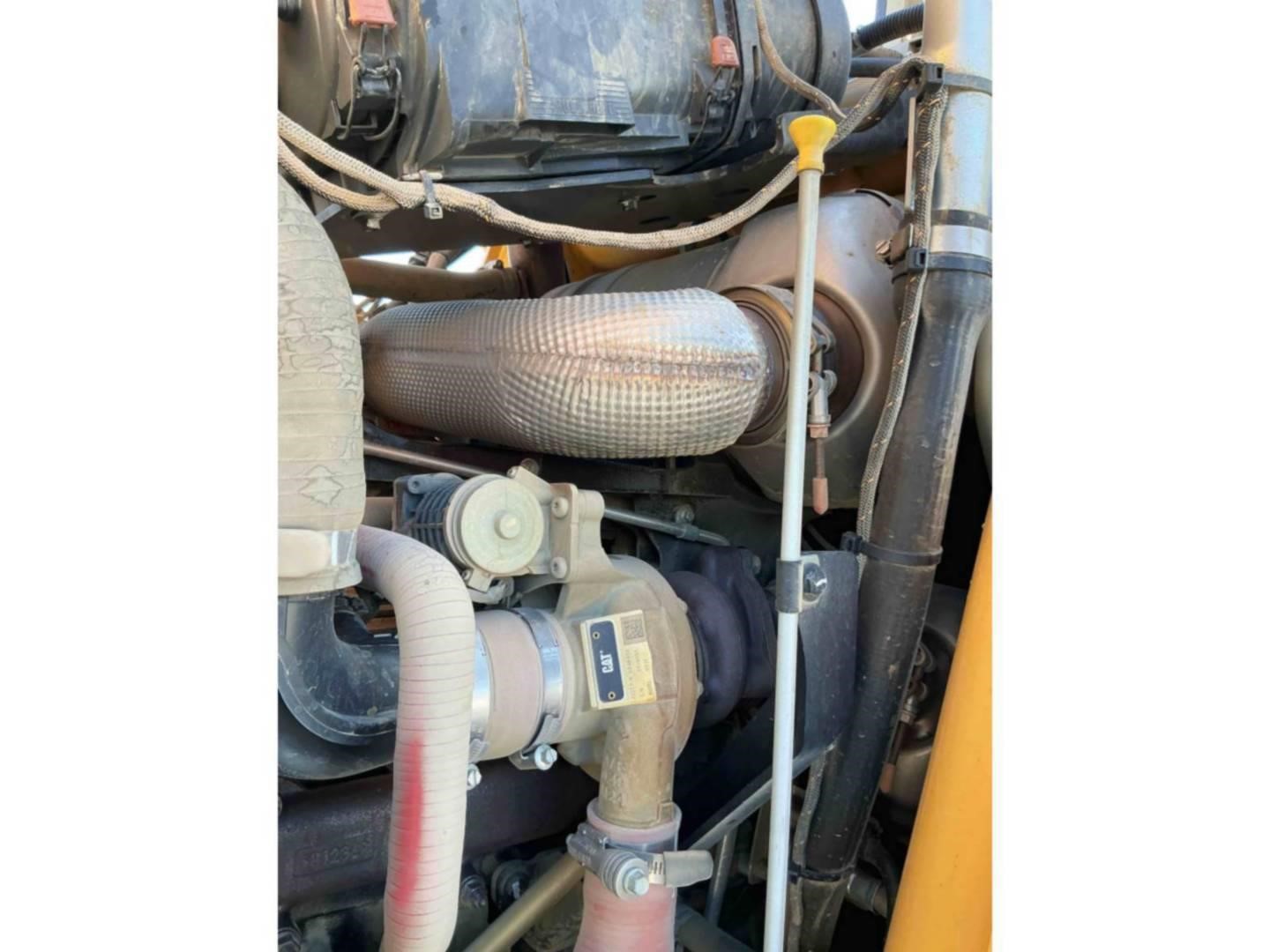 2022 Caterpillar 420