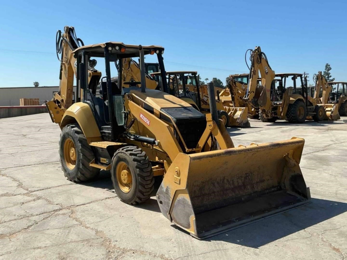 2022 Caterpillar 420