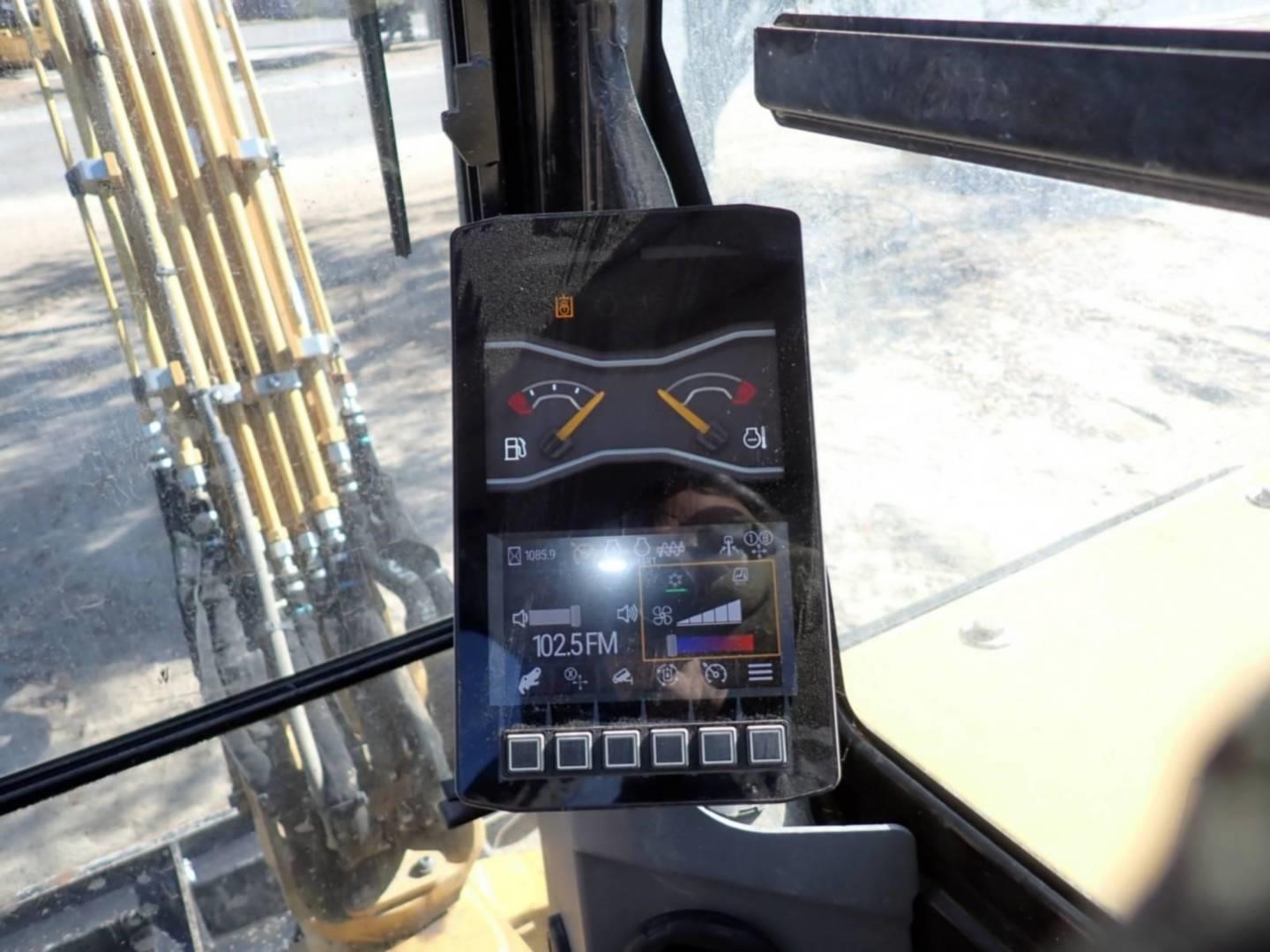 2022 Caterpillar 304