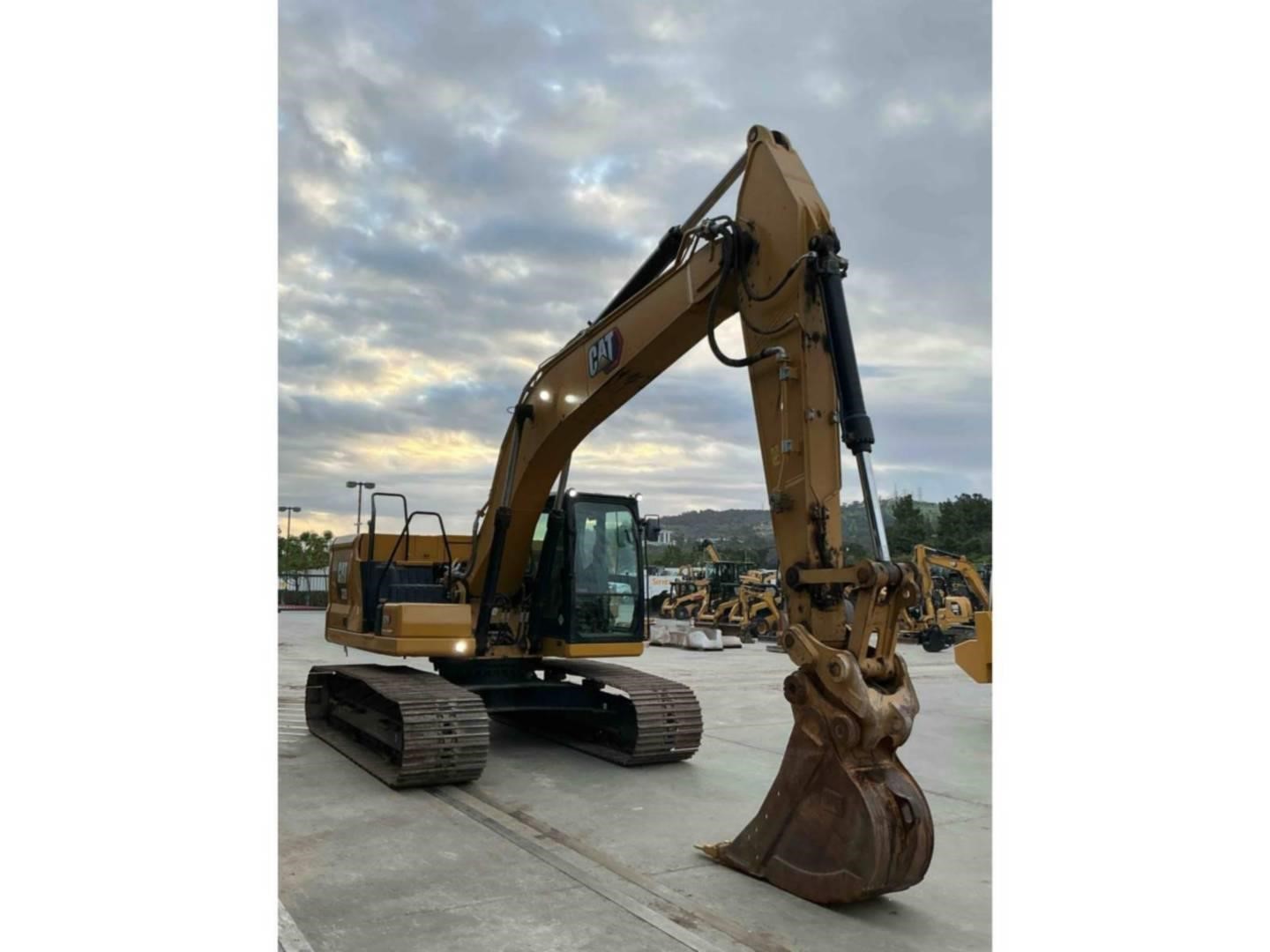 2020 Caterpillar 320