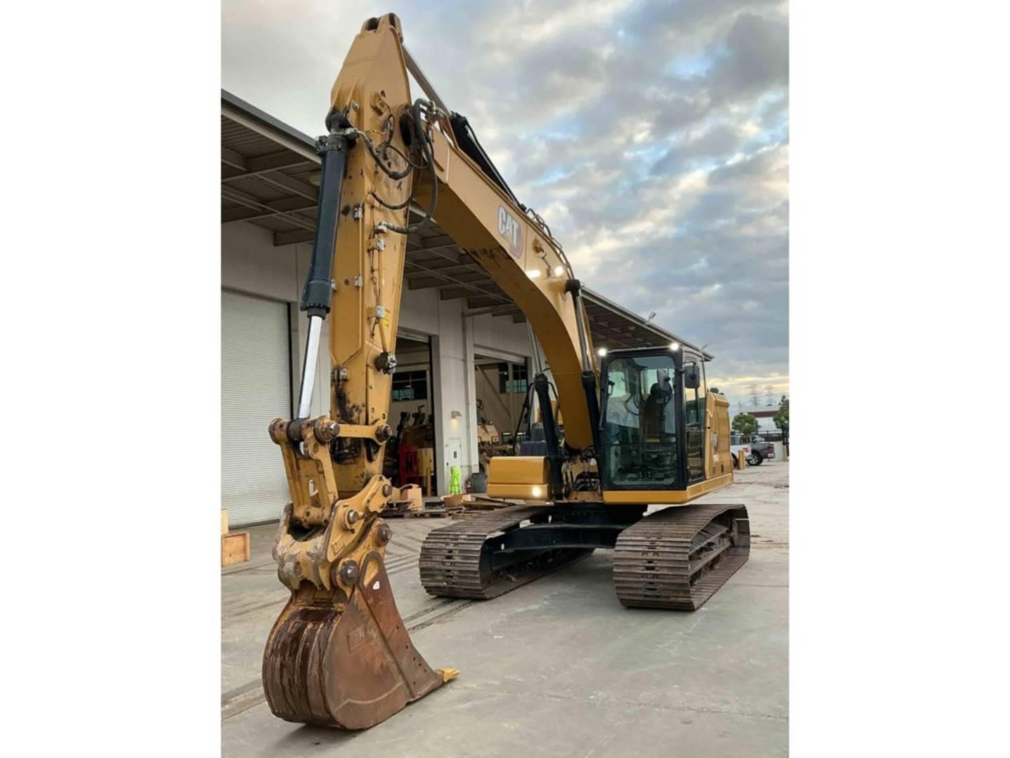 2020 Caterpillar 320