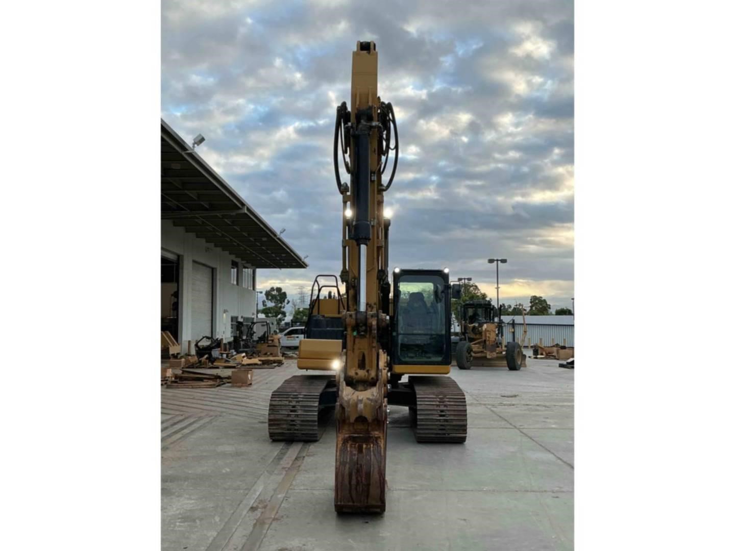 2020 Caterpillar 320