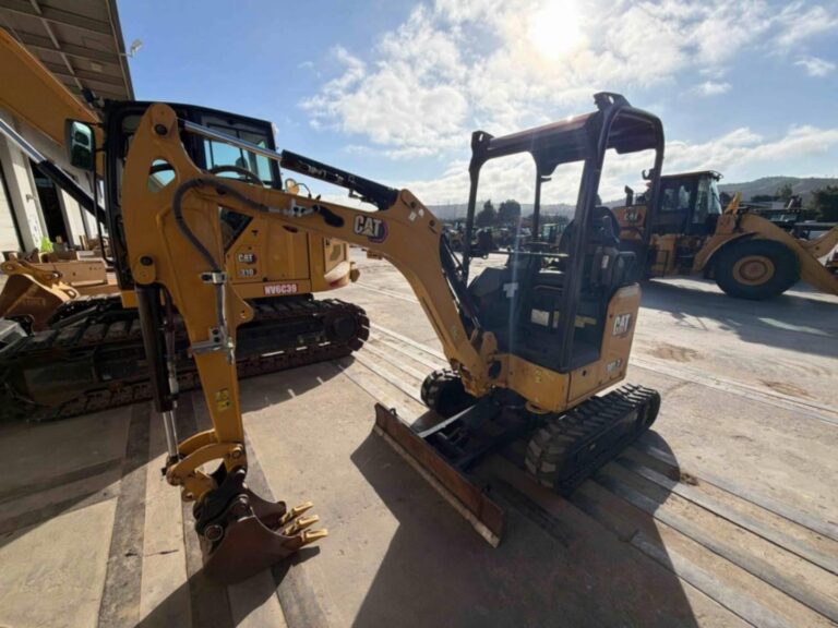 2022 Caterpillar 301.7CR