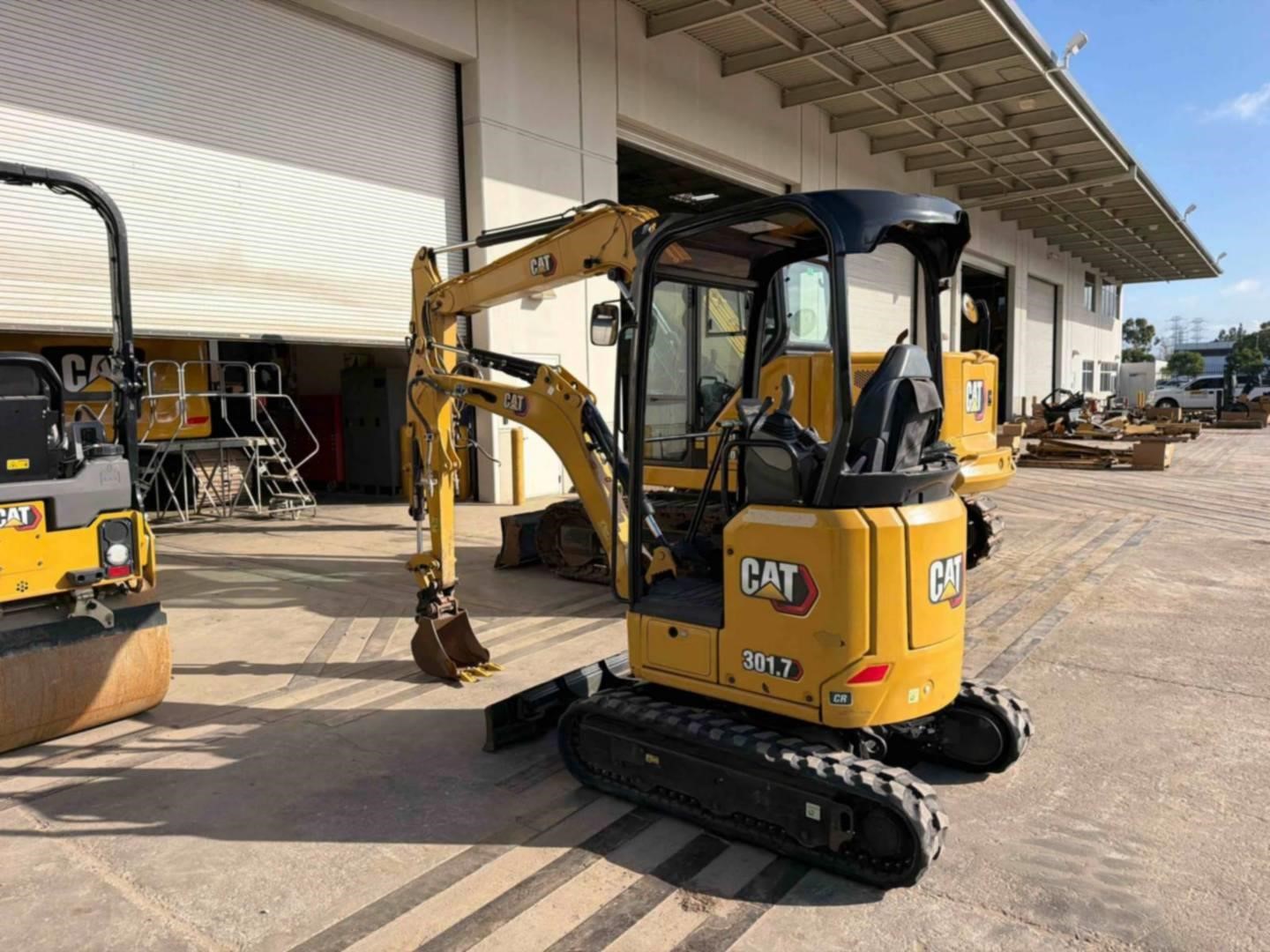 2022 Caterpillar 301.7CR