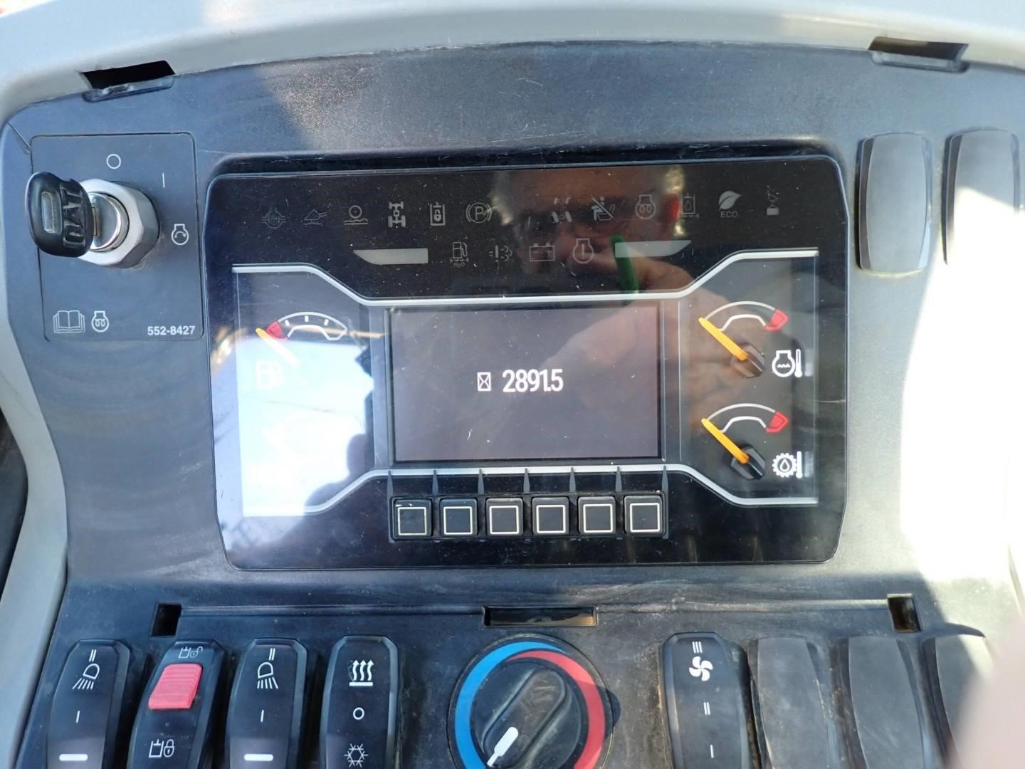 2021 Caterpillar 415