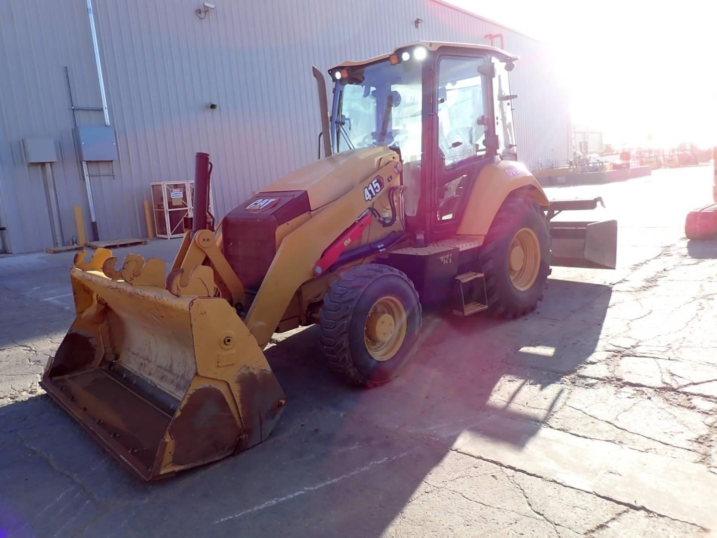 2021 Caterpillar 415