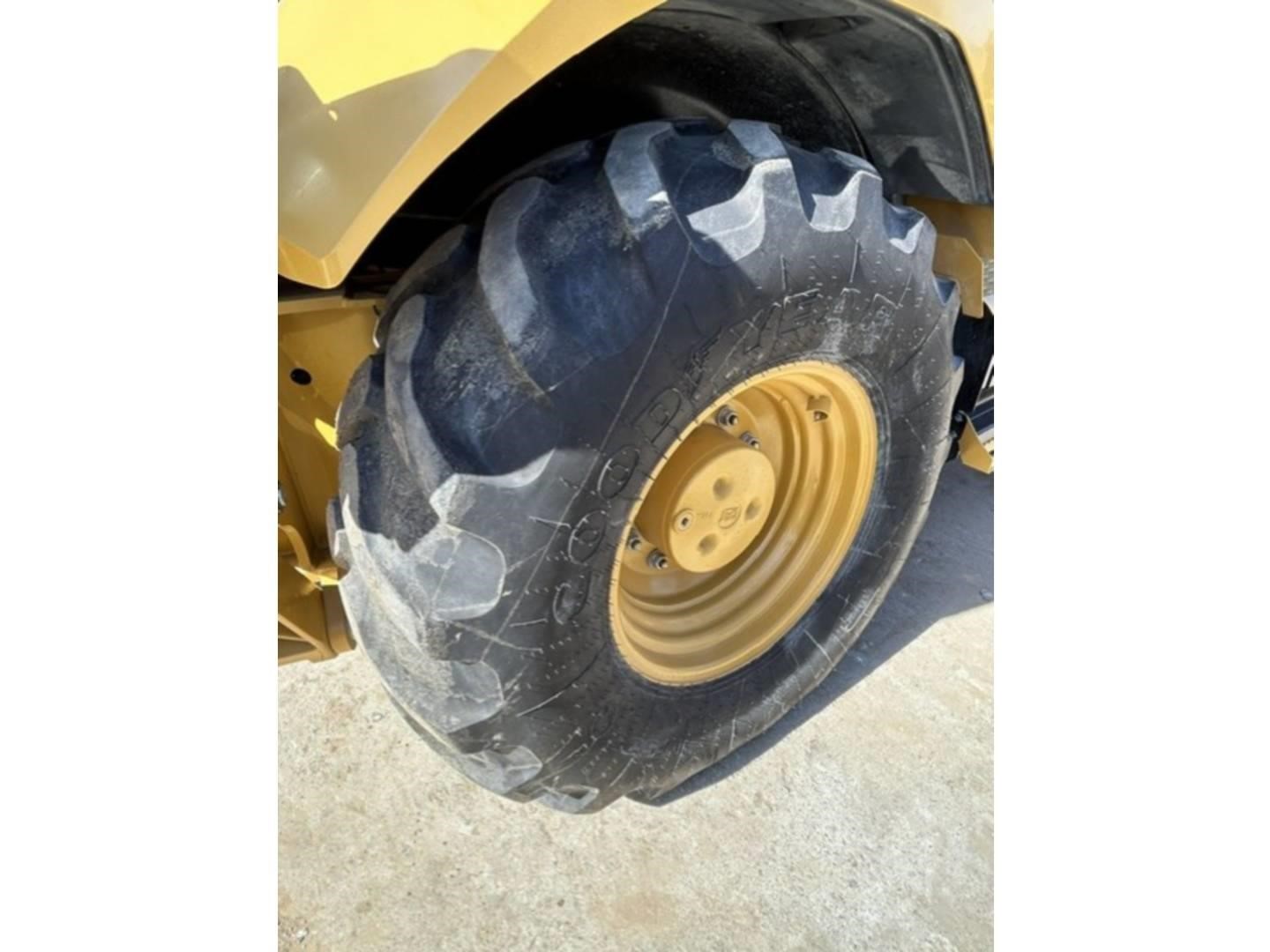2020 Caterpillar 430F2