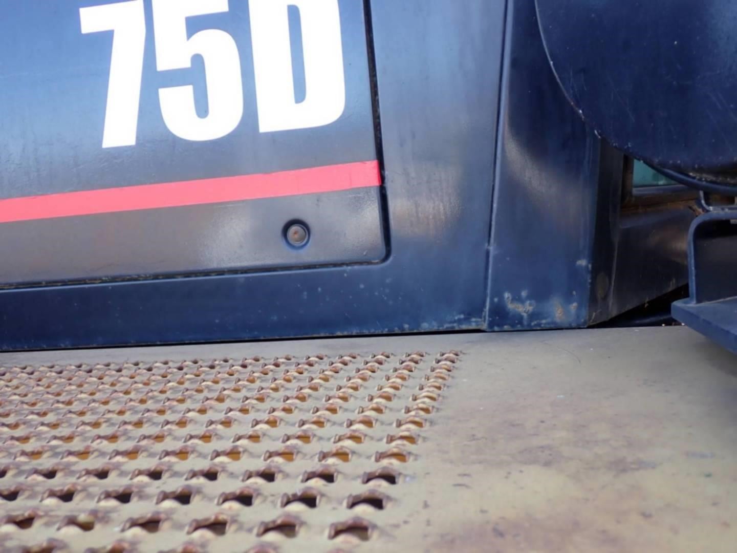 1997 Caterpillar CH75D