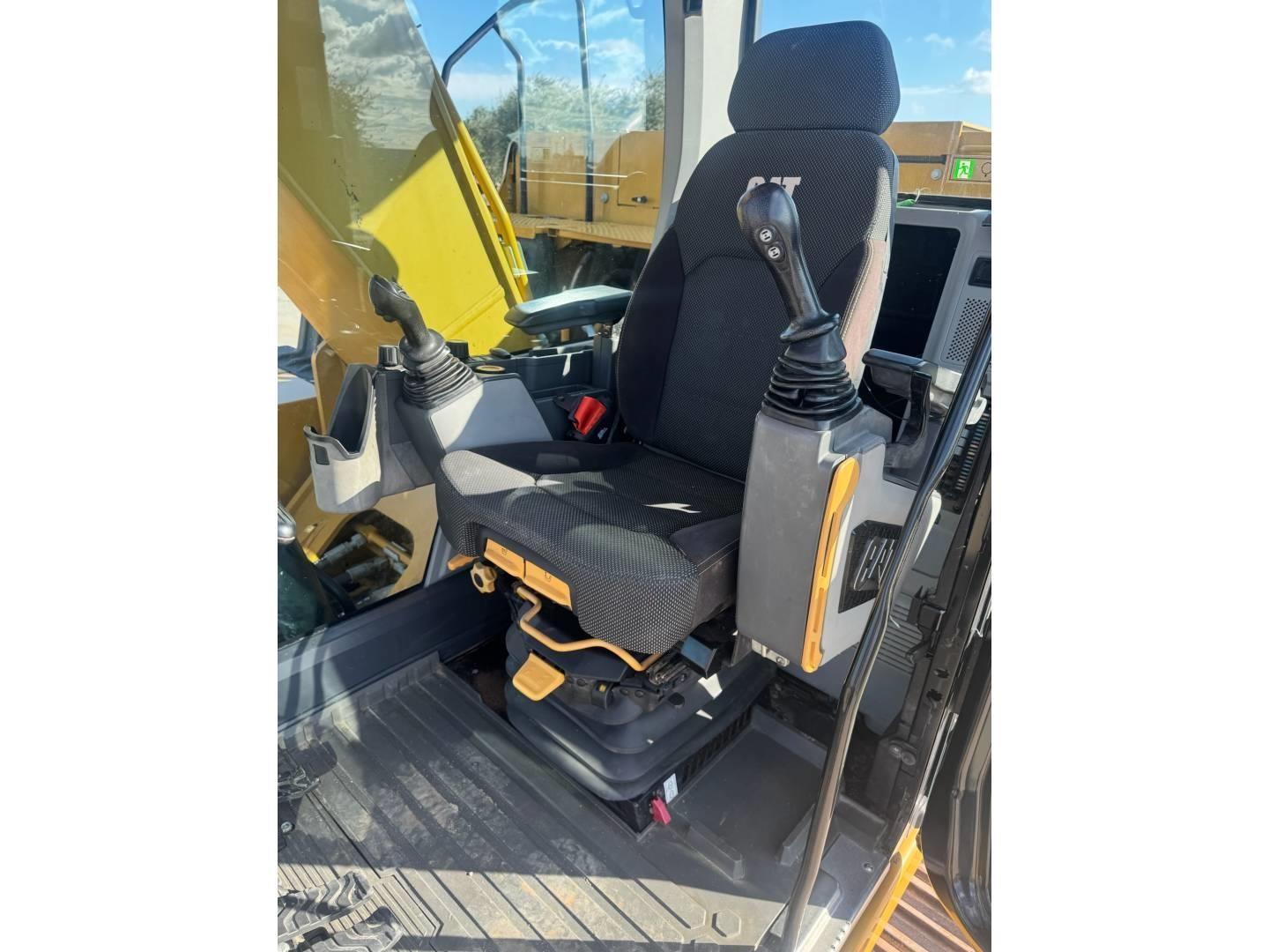 2019 Caterpillar 323