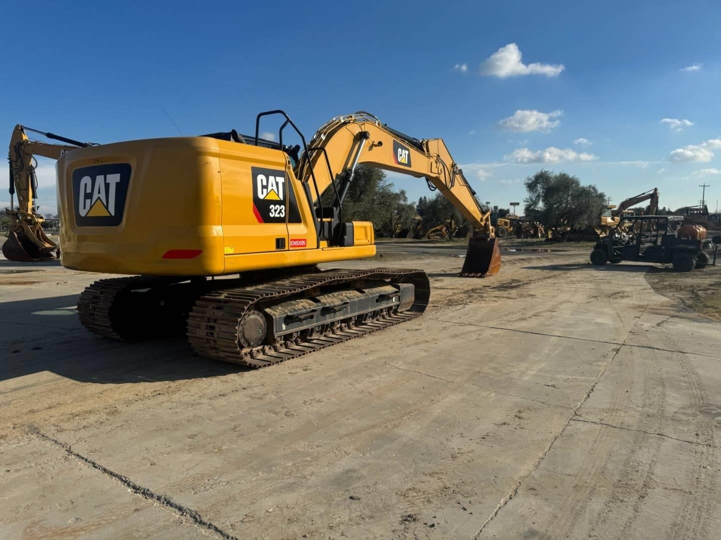 2019 Caterpillar 323