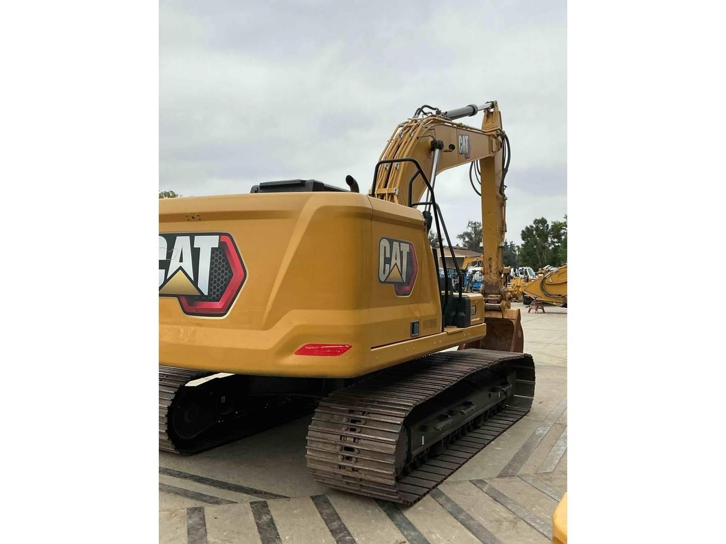 2020 Caterpillar 320